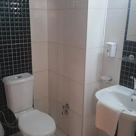 Baronessa Lägenhetshotell 3*