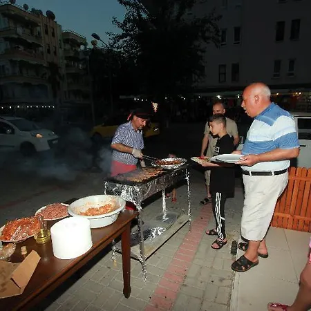 Baronessa Ξενοδοχείο με διαμερίσματα Αλάνια